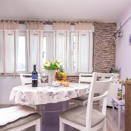 Апартаменты Spacious Snowwhite