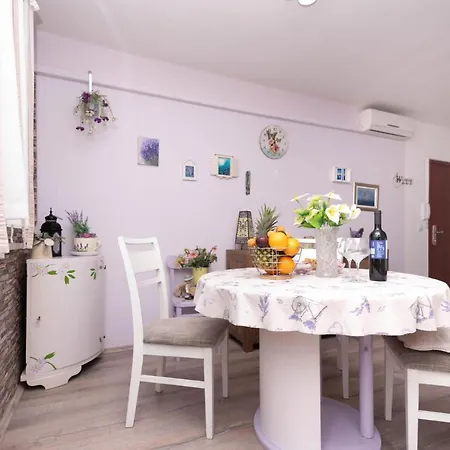 Spacious Snowwhite Apartamento