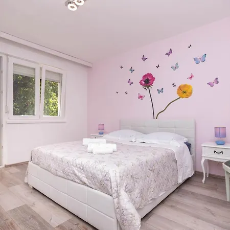 Apartamento Spacious Snowwhite Split